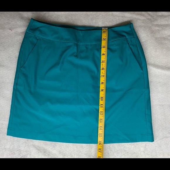 Nike Golf Skorts, size 4, Emerald Green - Picture 6 of 6